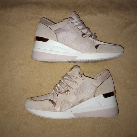 Michael kors Liv Trainer Wedge Sneakers Size 7.5 - Picture 7 of 11